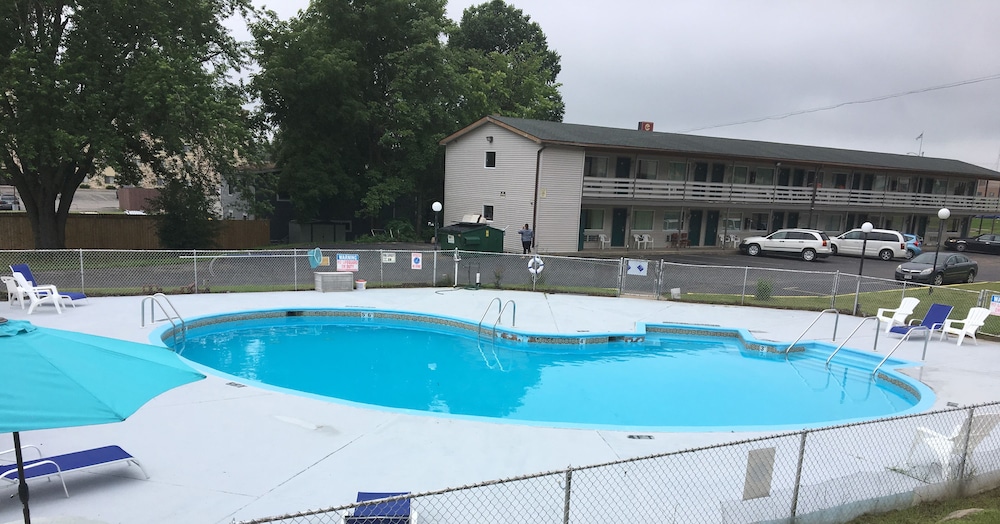 Campus Inn Motel - photo 13