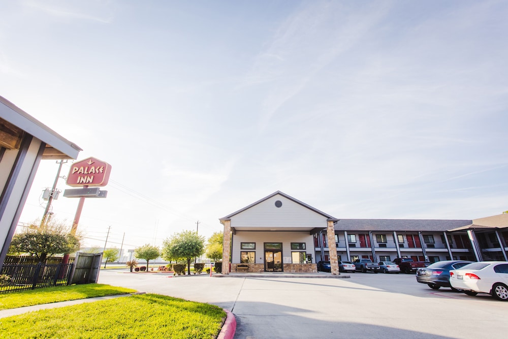 Palace Inn Baytown Spur TX 330 - photo 40