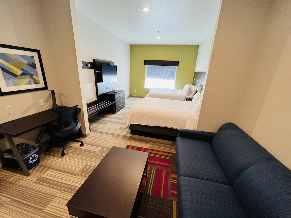 Holiday Inn Express & Suites Salinas by IHG - photo 10