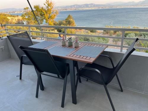 Ble Property Atlas 8 — 4-Star Luxury Hotel in Loutraki, Greece