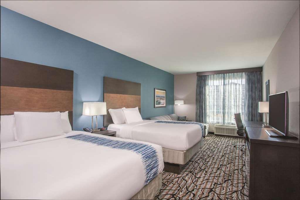 La Quinta Inn & Suites by Wyndham Cullman - photo 21