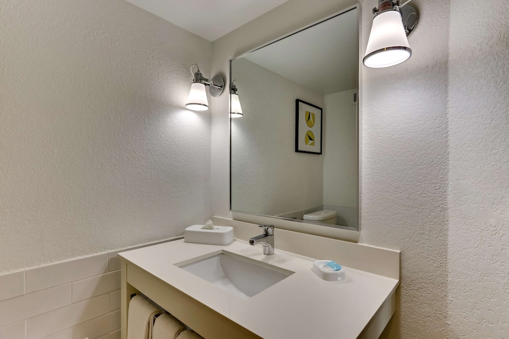 Wyndham Garden San Antonio Airport - photo 34