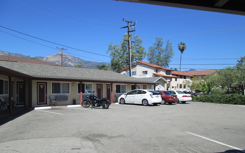 Town and Country Inn - photo 36