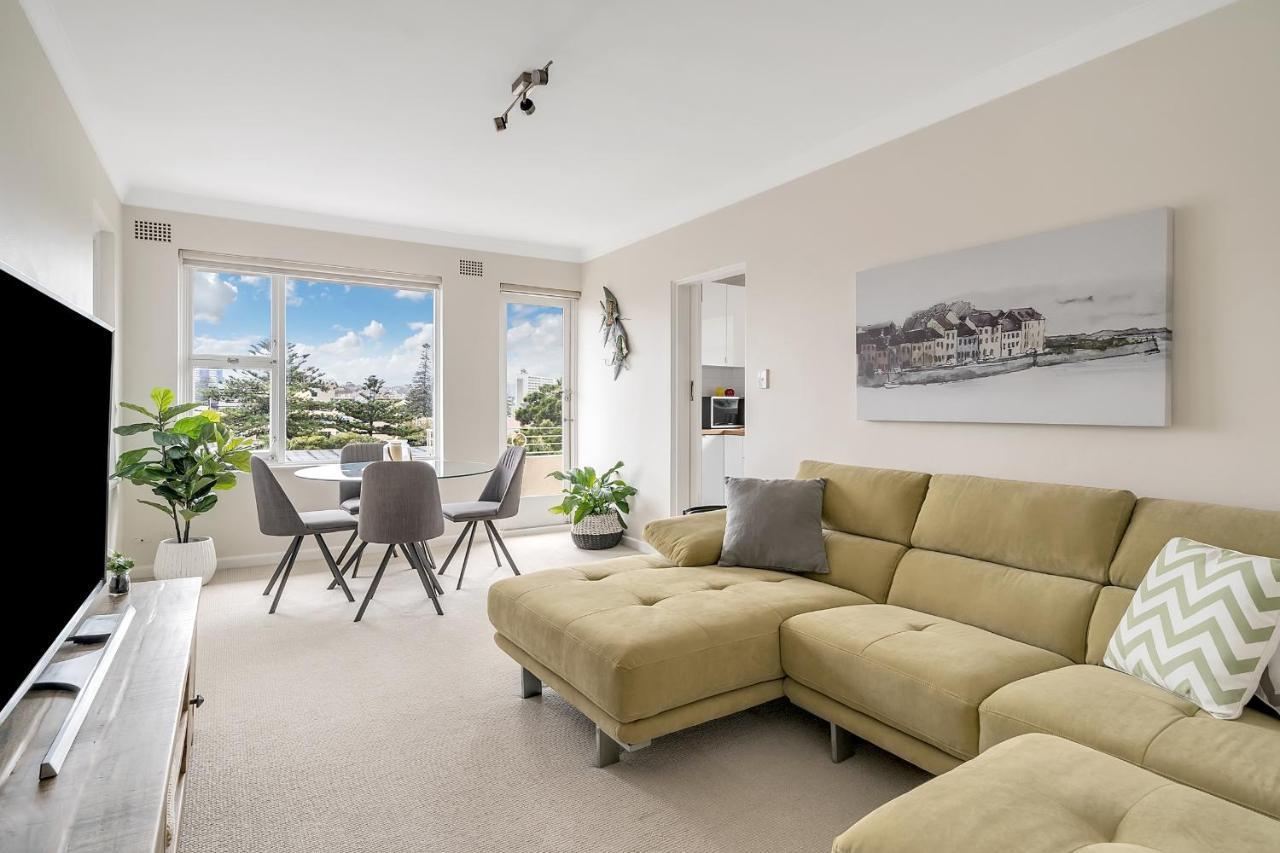 Harbour Views Walk To Surf Harbour Beaches & Wharf — 4-Star Luxury Hotel in Manly, Australia