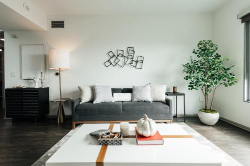 Hollywood Designer Apartment — 4-Star Luxury Hotel in Los Angeles, United States