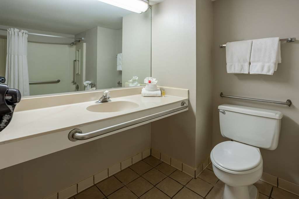 Days Inn by Wyndham Manassas Battlefield - photo 29