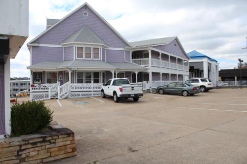 76 Family Inn - photo 3