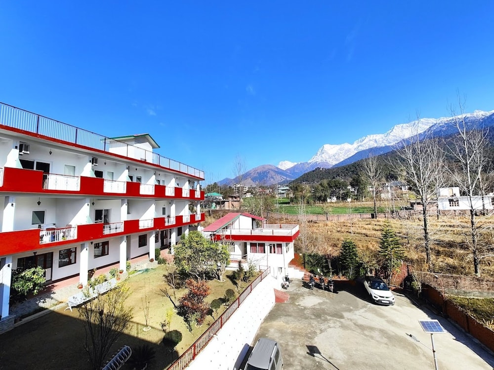 Hotel Bagora Heights in Palampur, India