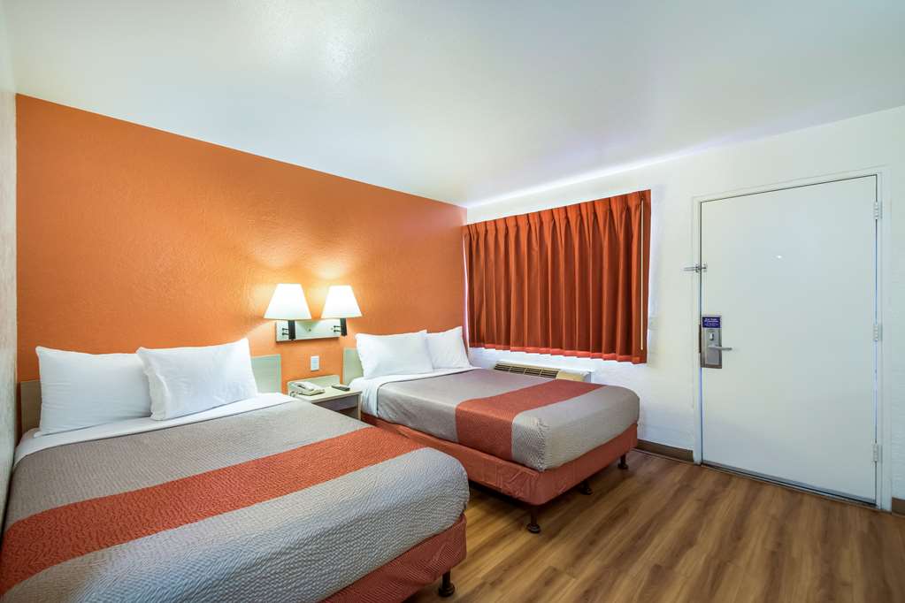 Motel 6 Youngtown AZ Phoenix Sun City - photo 19