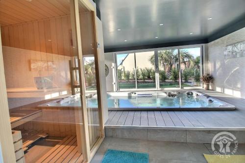 Le Spa De La Palmeraie — Penvenan