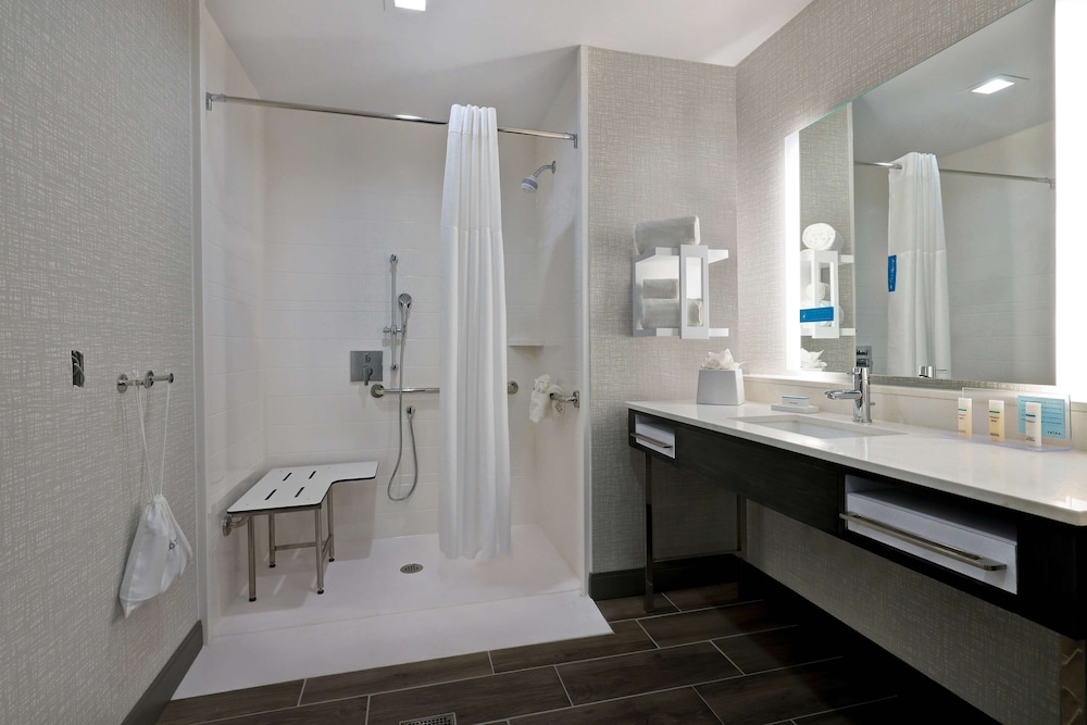 Hampton Inn & Suites Houston East Beltway 8 - photo 48