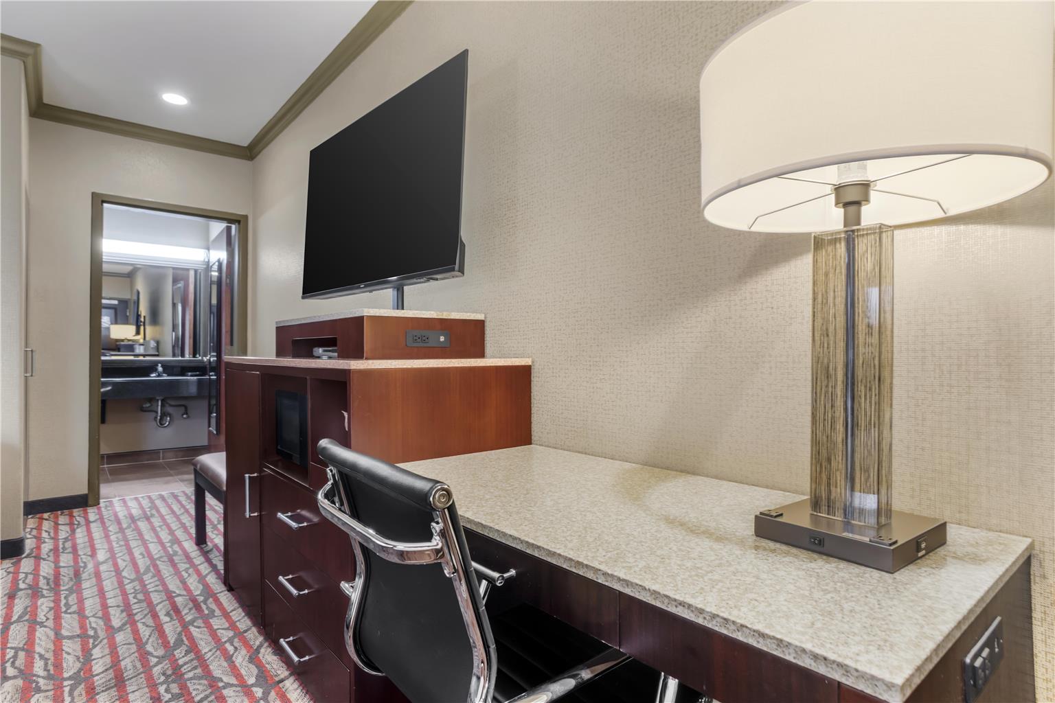 Best Western Plus Brookside Inn - photo 45