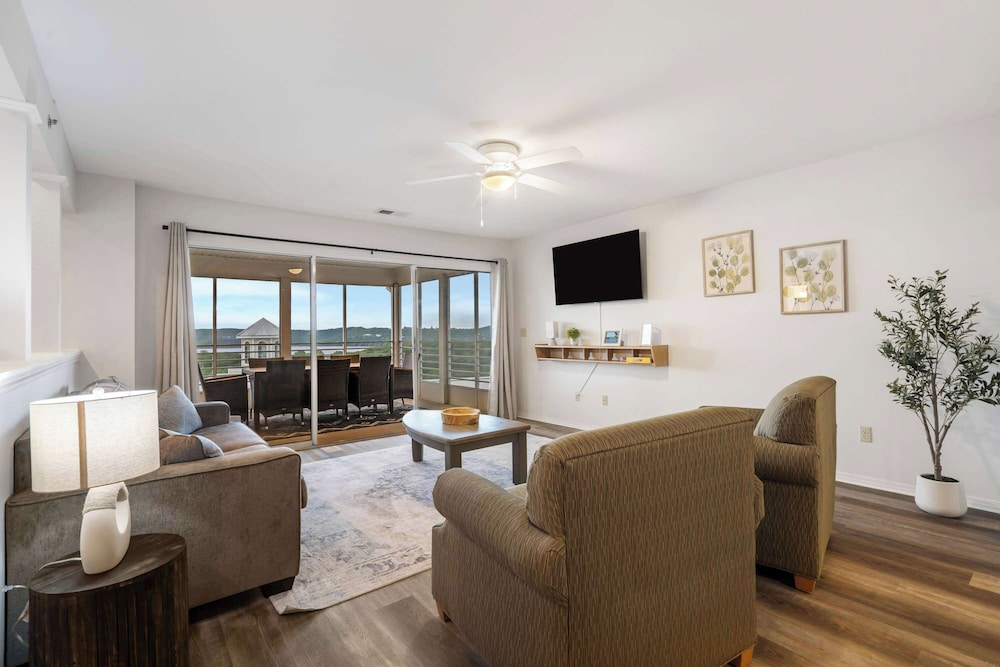 Ozark Mountain Oasis For 7 — 4-Star Luxury Hotel in Coney Island, United States