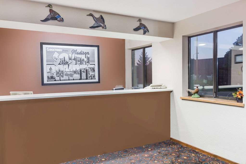 Super 8 by Wyndham Madison - photo 7