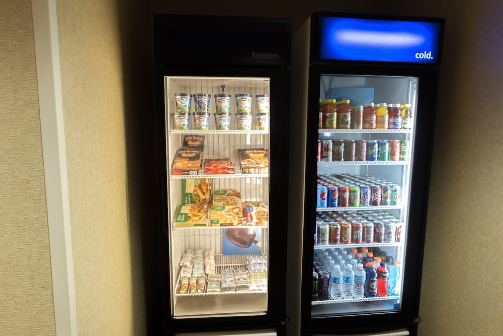 Hampton Inn & Suites Radcliff Fort Knox - photo 57