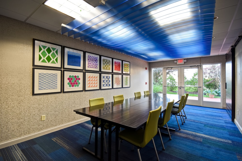 Holiday Inn Express & Suites Schererville by IHG - photo 36