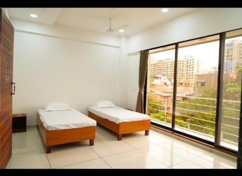 Luxurious 4BHK Homestay in Kandivli Mumbai Spacious Scenic and Family Friendly — 4-Star Luxury Hotel in Mumbai, India