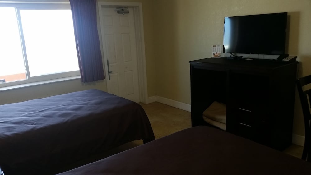 Driftwood Beach Motel - photo 7
