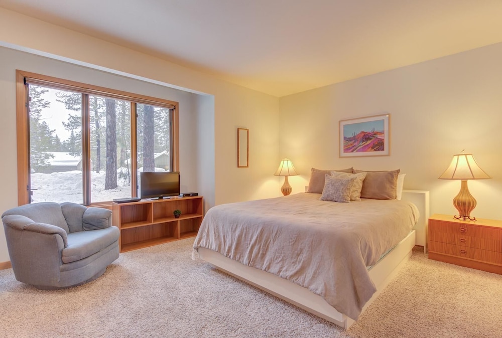 Awbrey Lane #7 by Village Properties at Sunriver - photo 4