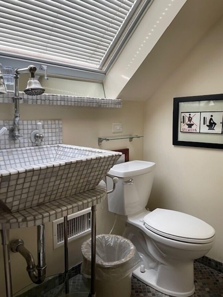 Ray's Bucktown B&B - photo 40