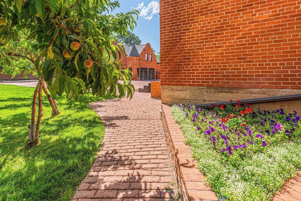 Orman Mansion Pueblo's Most Luxurious Stay - photo 32