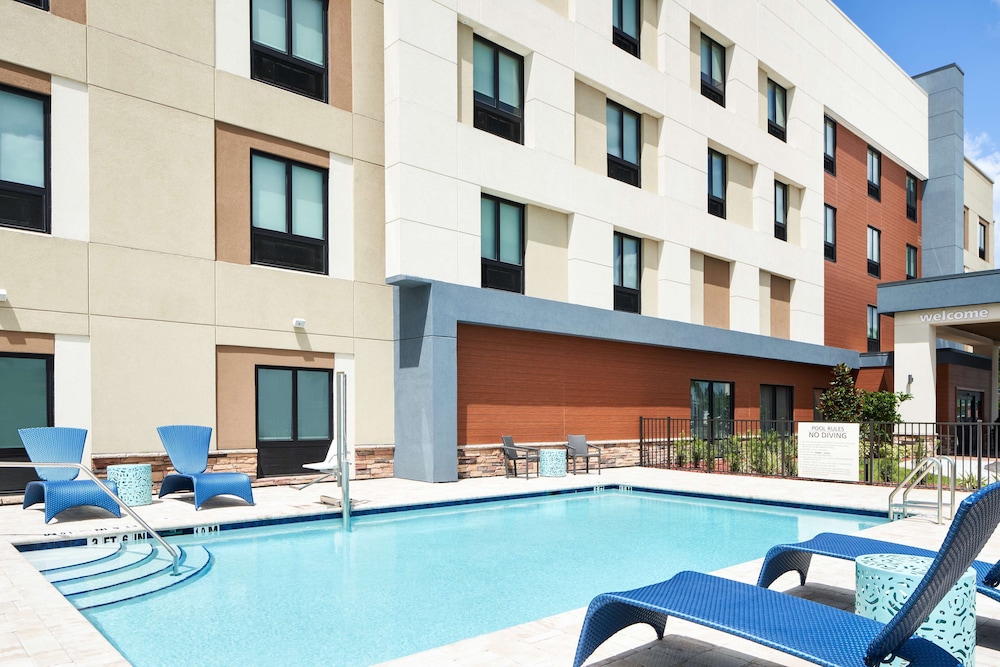 Hampton Inn Clewiston - photo 4