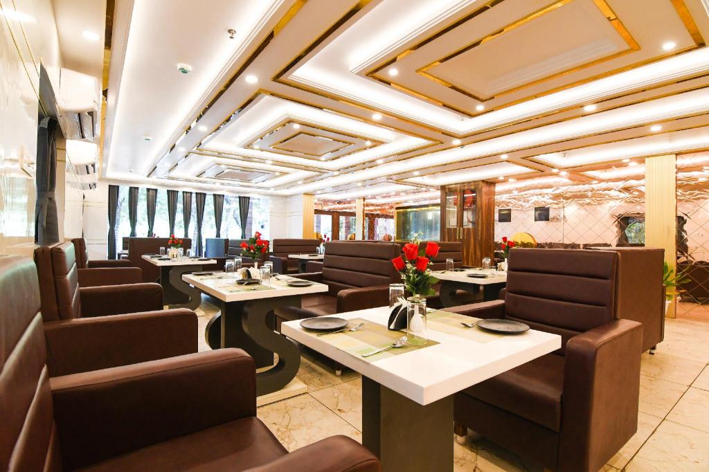 Super Townhouse Oak Sayhallo Sincity — 4-Star Luxury Hotel in Bhubaneshwar, India