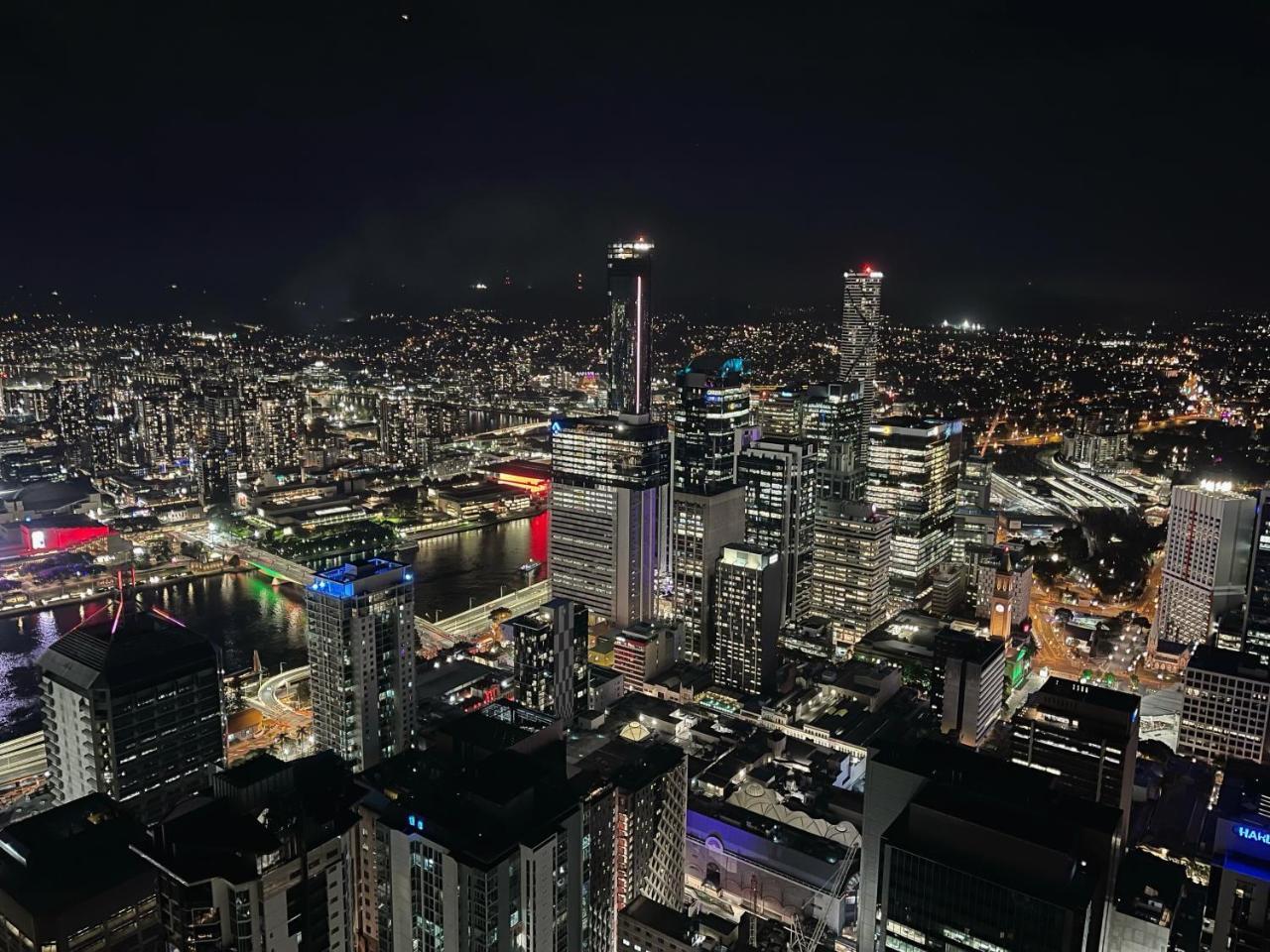Skyline Heights 3Beds Panoramic view FreeParking — 4-Star Luxury Hotel in Brisbane, Australia