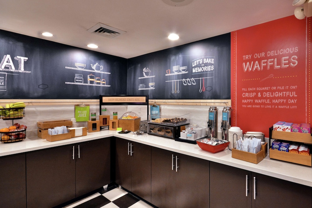 Hampton Inn Raleigh Capital Blvd. North - photo 42
