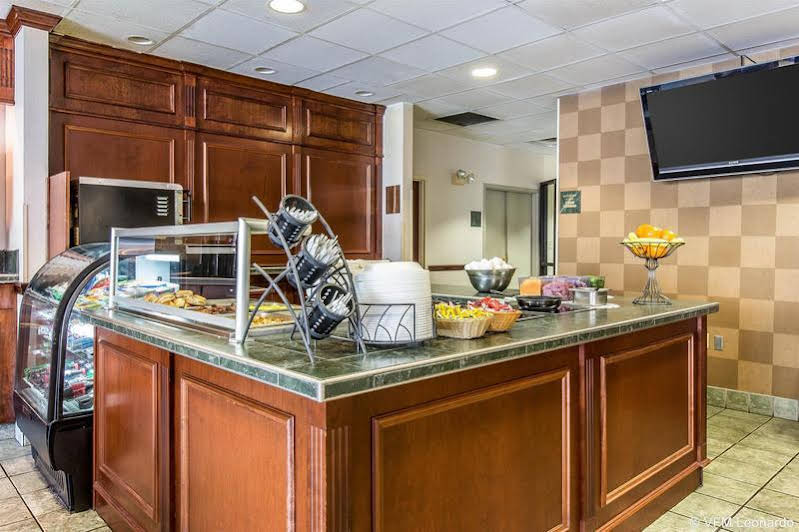 Black Bear Inn & Suites - photo 13