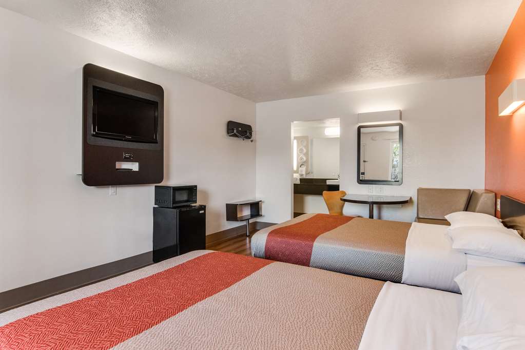 Motel6 Youngstown OH - photo 23