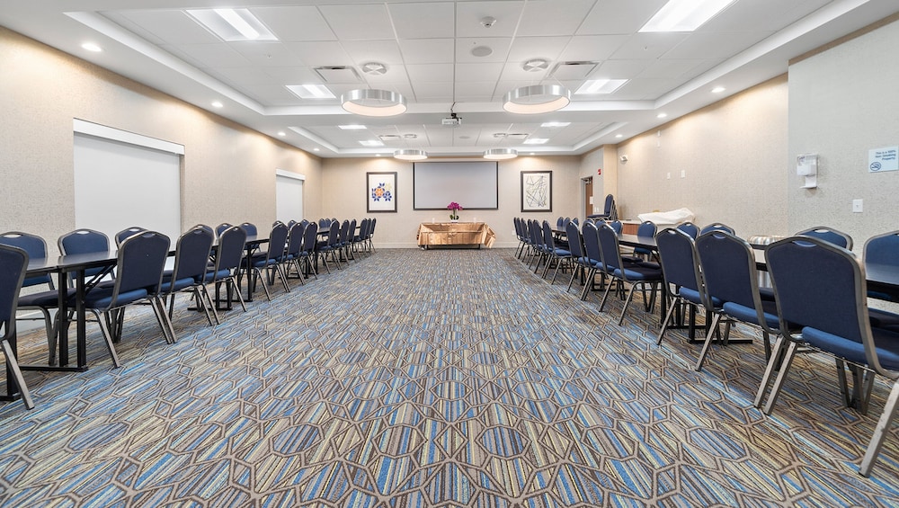 Holiday Inn Express and Suites Macon North - photo 57