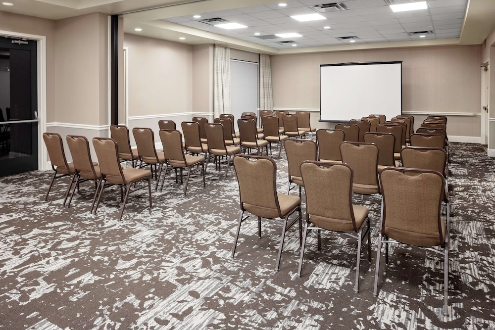 Hilton Garden Inn Atlanta Perimeter Center - photo 30