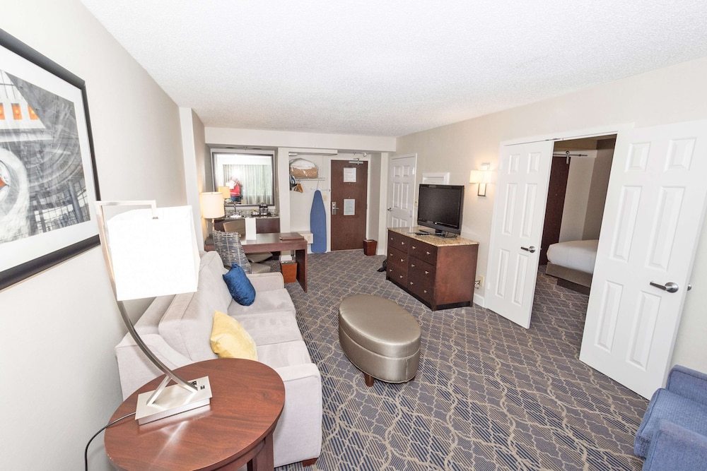 Doubletree Suites by Hilton at The Battery Atlanta - photo 22