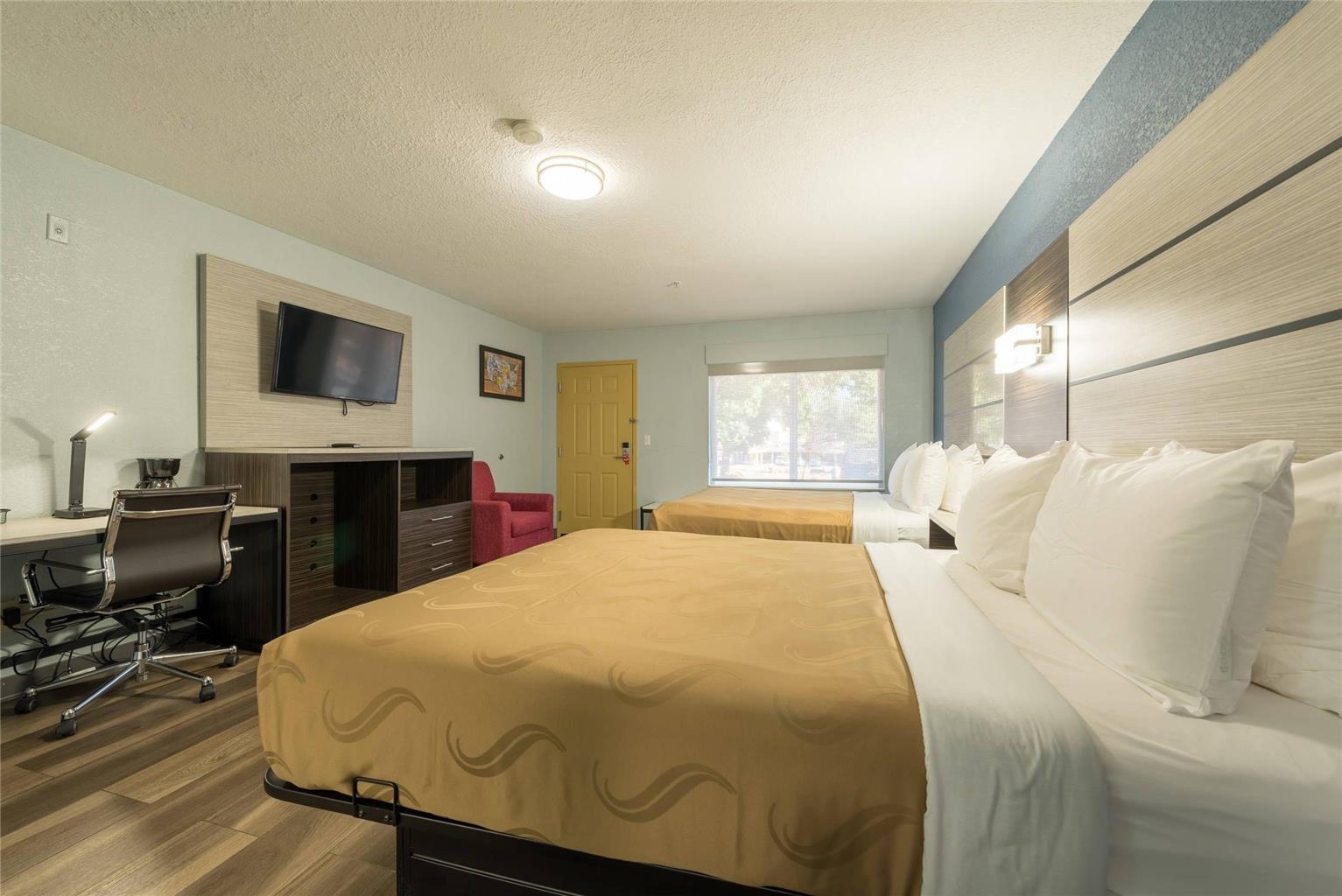 Quality Inn & Suites Manitou Springs at Pikes Peak - photo 38