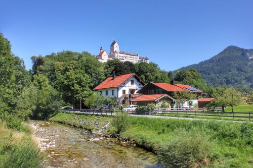 Ferienwohnung Schlossblick — 4-Star Luxury Hotel in Aschau Im Chiemgau, Germany