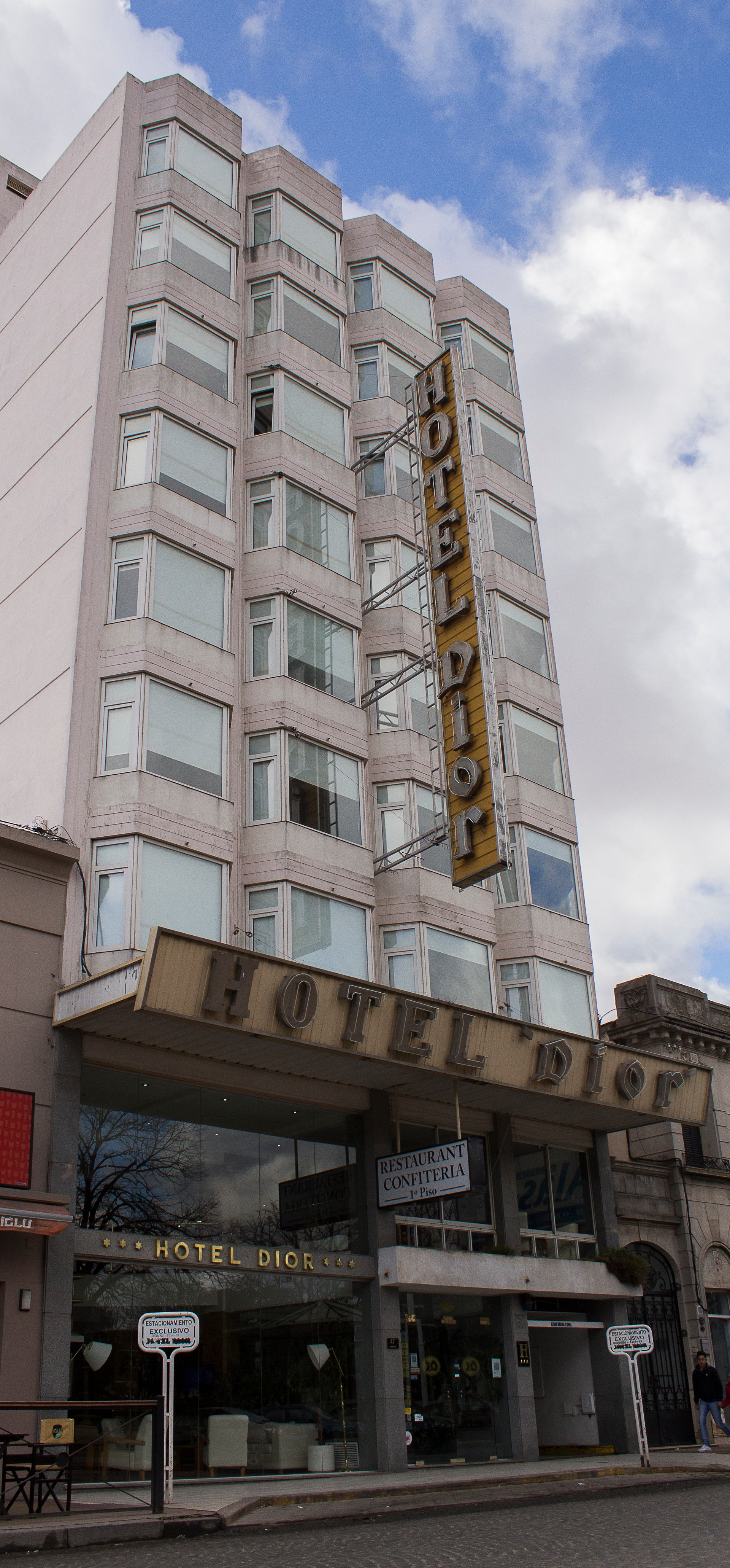 Hotel Dior — hotel in Tandil