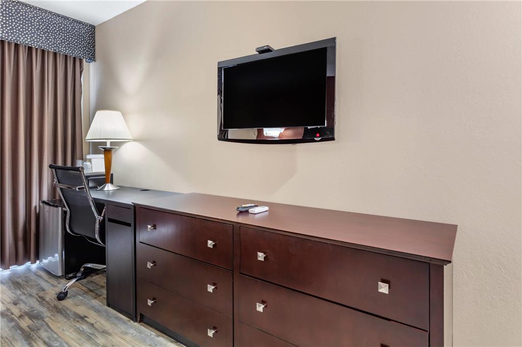Econo Lodge Inn & Suites Old Saybrook Westbrook - photo 11