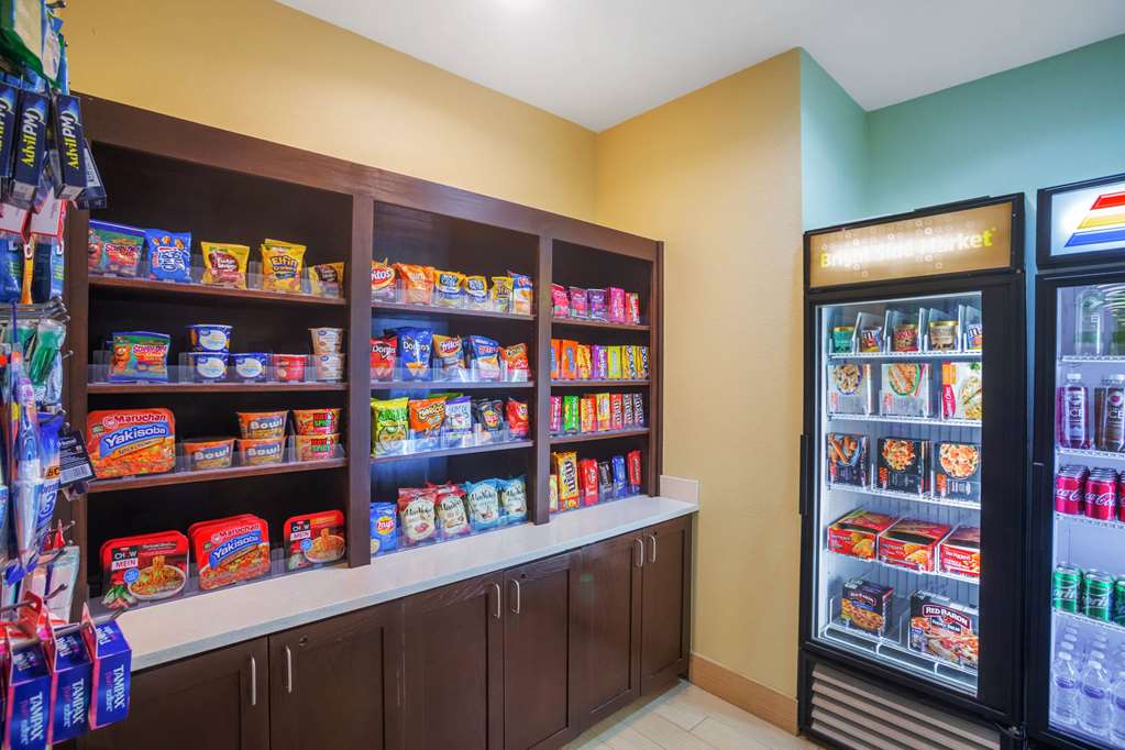 La Quinta Inn & Suites by Wyndham Beeville - photo 28