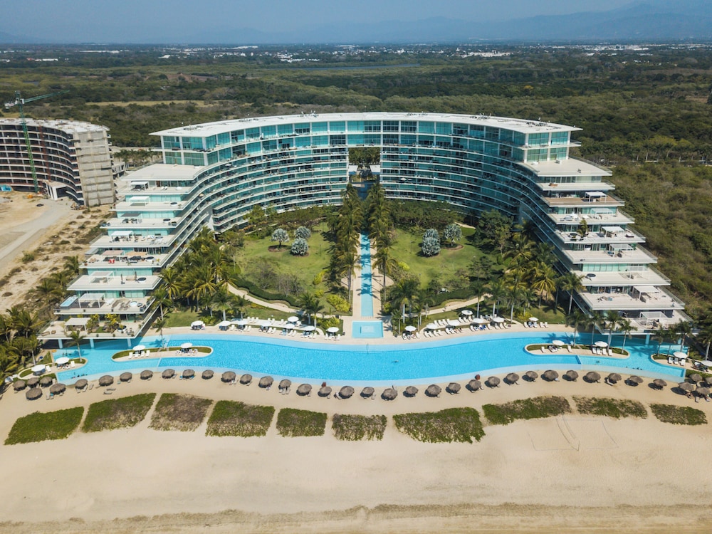 Península Beachfront Residences in Nuevo Vallarta, Mexico