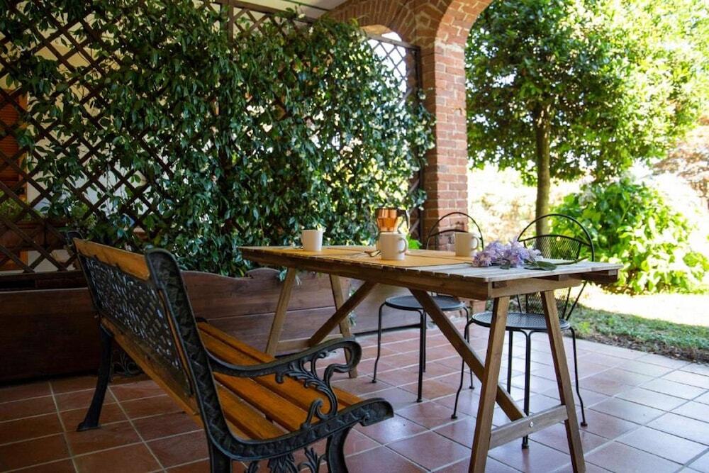 Le Ortensie — 4-Star Luxury Hotel in Pisano, Italy