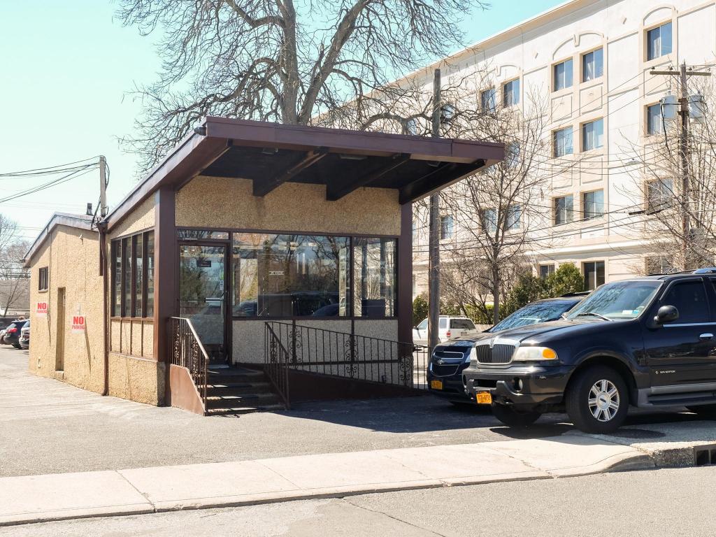 Capri Lynbrook Motor Inn - photo 22
