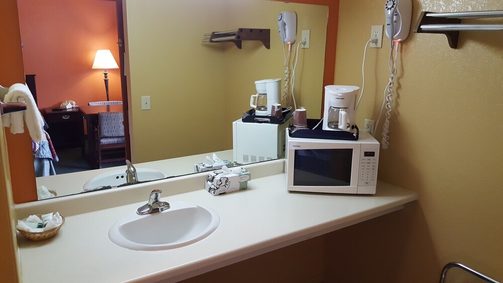 Kc Motel - photo 12
