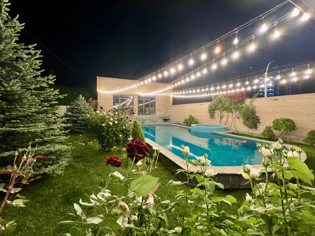 Luxury villa with Pool and Jacuzzi — 4-Star Luxury Hotel in Yerevan, Armenia