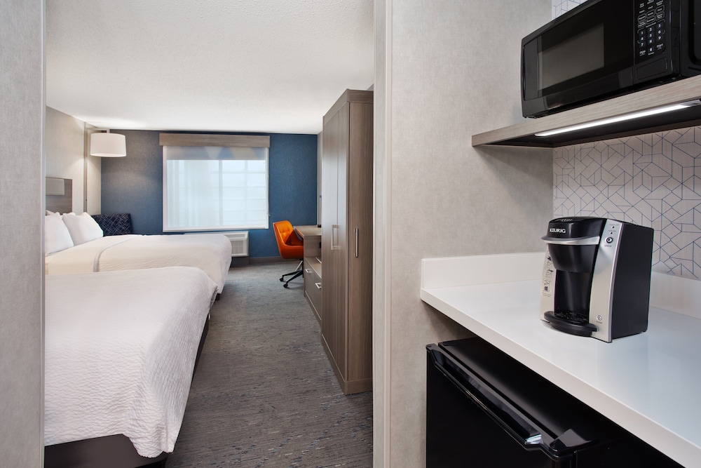 Holiday Inn Express Hotel & Suites Belleville by IHG - photo 13