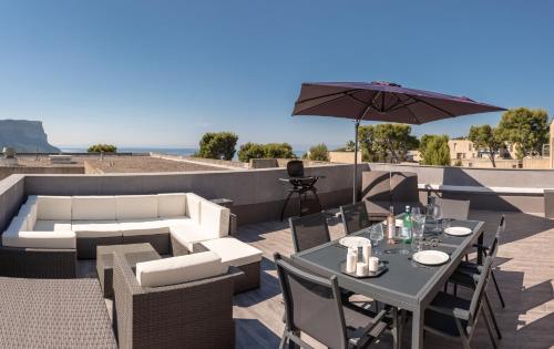 Le Vallat Vue Mer Cassis Terrasse Privative SPA Jacuzzi Barbecue Calanques in Cassis, France