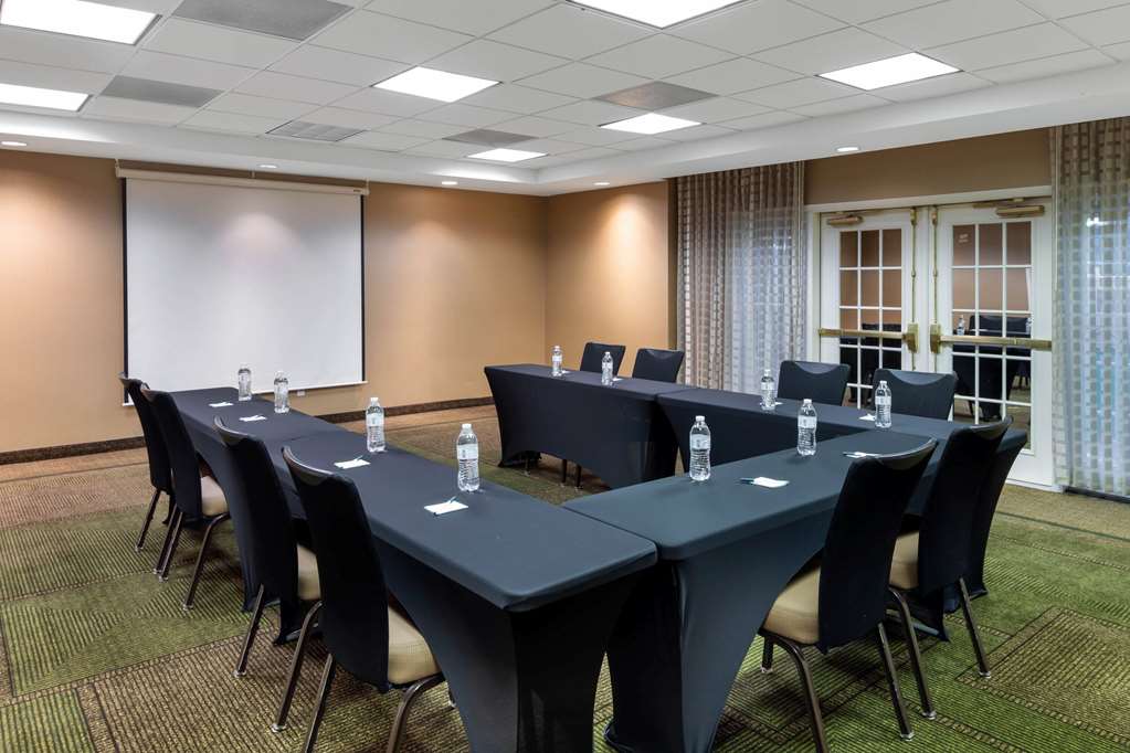 La Quinta by Wyndham Haywood Mall Near Greenville Downtown - photo 37