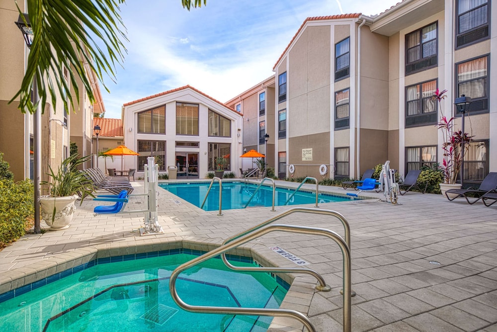 Hampton Inn & Suites Orlando East UCF Area - photo 37