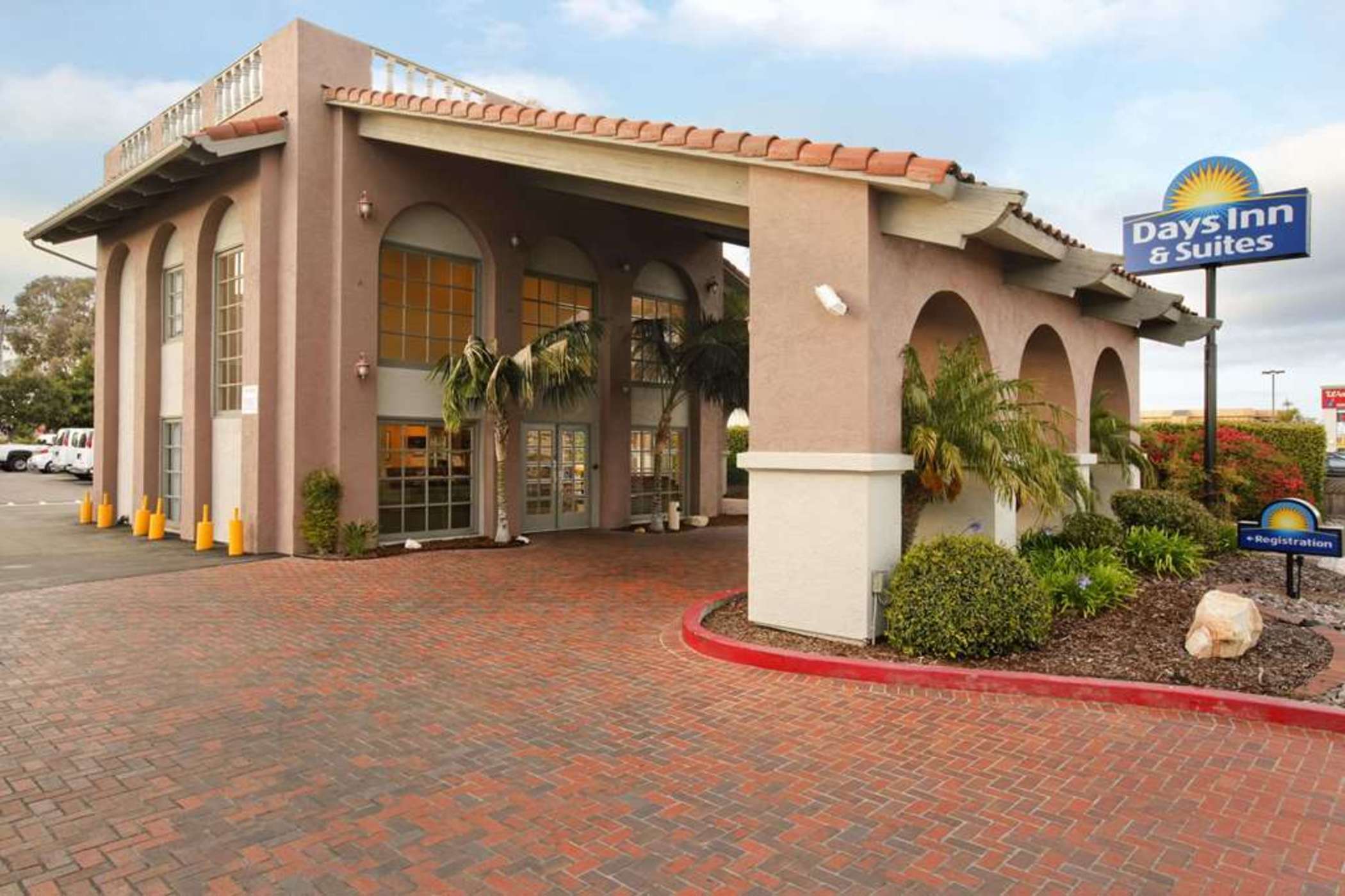 Days Inn and Suites Sea World - photo 2