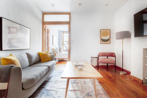 Nolita 2br w wd nr SoHo NYC 992 — 4-Star Luxury Hotel in New York City, United States